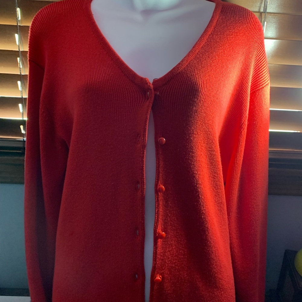 Red sweater quarter length sleeves